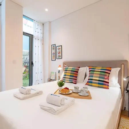 Host Wise - Stylish Urban Flat With Terrace *