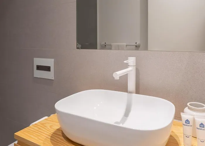 Host Wise - Stylish Urban Flat With Terrace * Porto