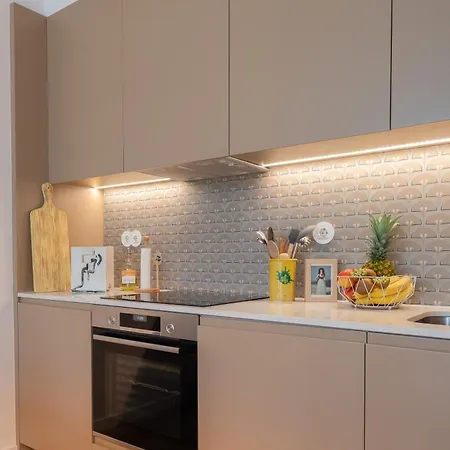 Апартаменты Host Wise - Stylish Urban Flat With Terrace