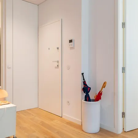 Host Wise - Stylish Urban Flat With Terrace * Порту